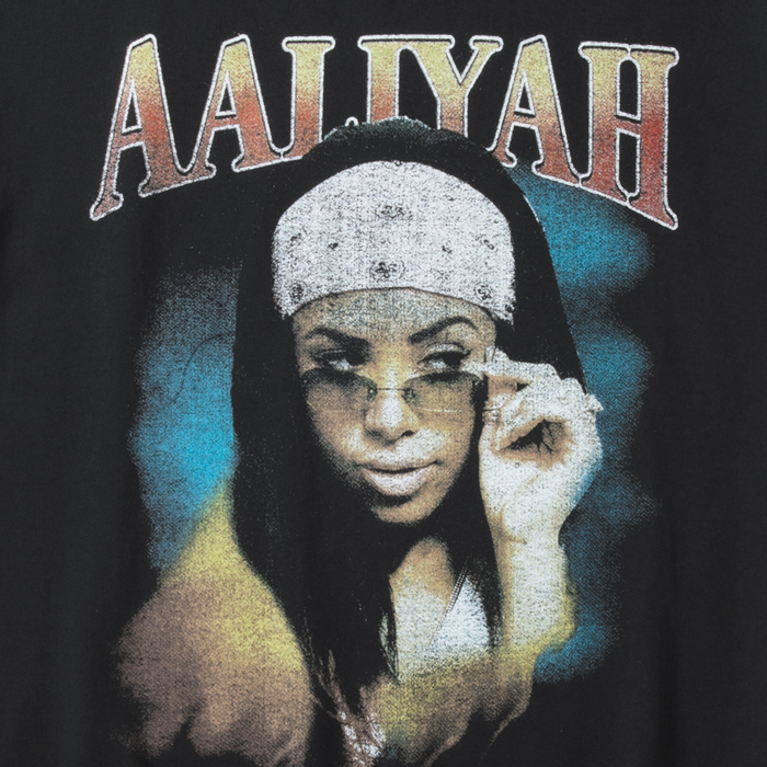 Aaliyah One In A Million Portrait Tee アリーヤ オフィシャル Aaliyah One In A Million Portrait Tee アリーヤ オフィシャル