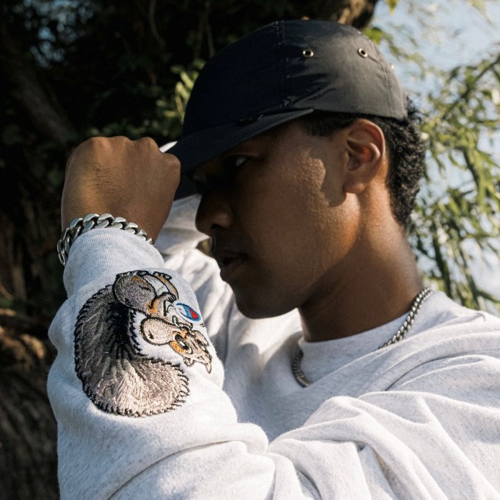 【特別訳あり特価】 FLATLUX CREWNECK SNITCH トップス
